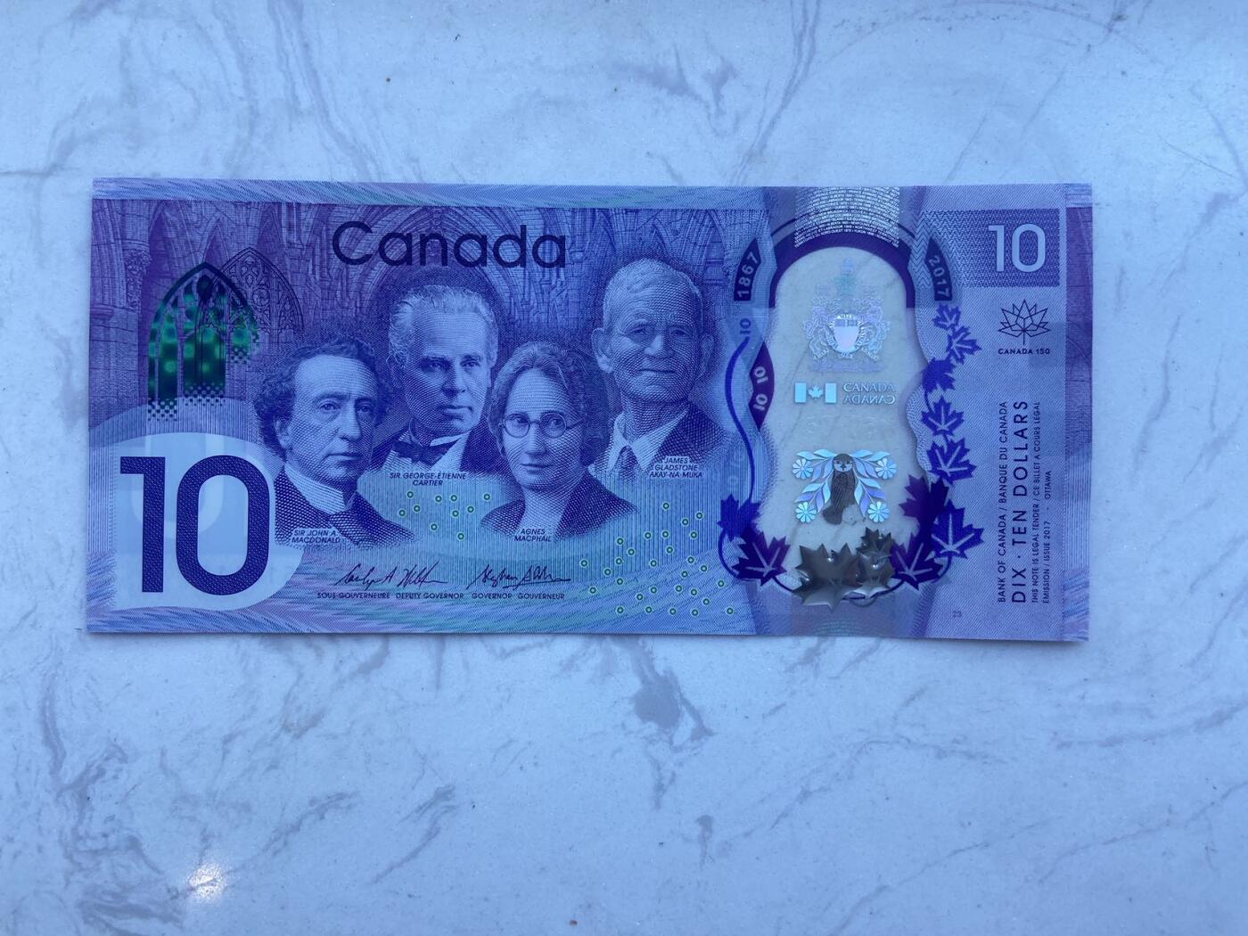 【炜奕收藏】裸钞专场第八期 2017年加拿大建国150周年10元塑料钞，豹子号，unc-品相，有一道未贯穿折痕