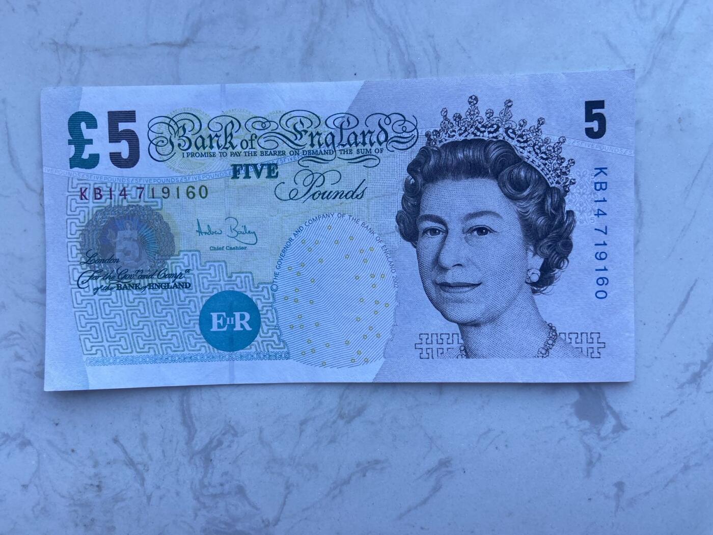 【炜奕收藏】裸钞专场第八期 英国E序列再版5磅，au品相