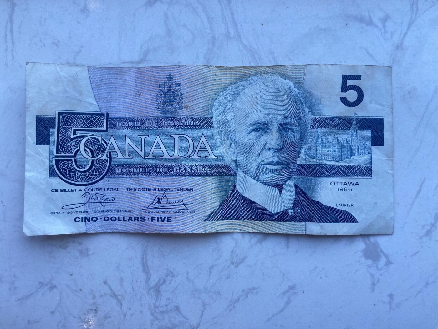 【炜奕收藏】裸钞专场第八期 1986年加拿大鸟版5元纸币，流通品相