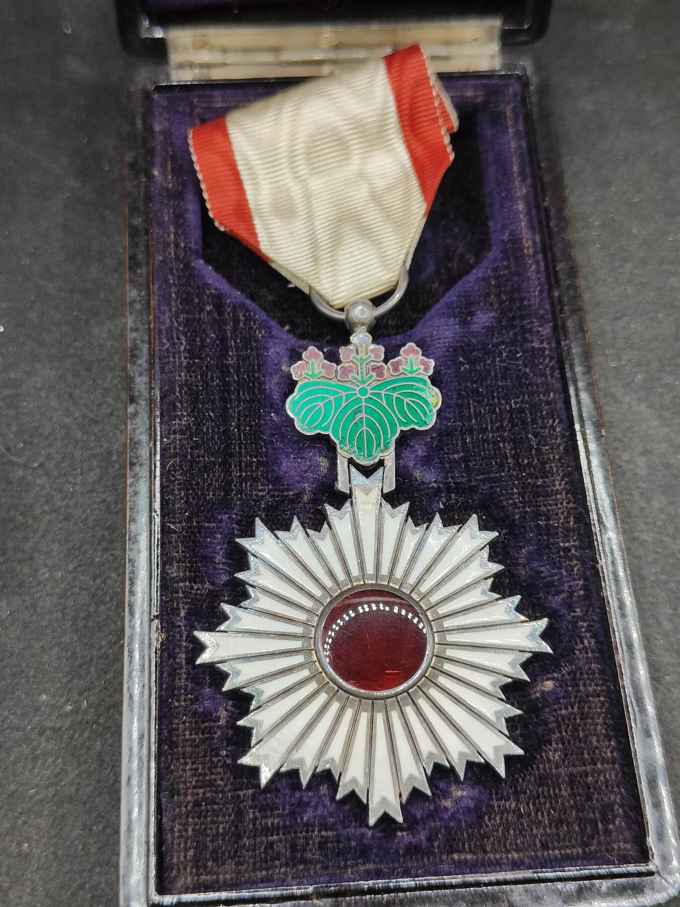 全场0元起拍 第167期 咸鱼国勋章拍卖专场 6月23日（周日）下午6：00开始 明治时期六等旭日章银制带盒