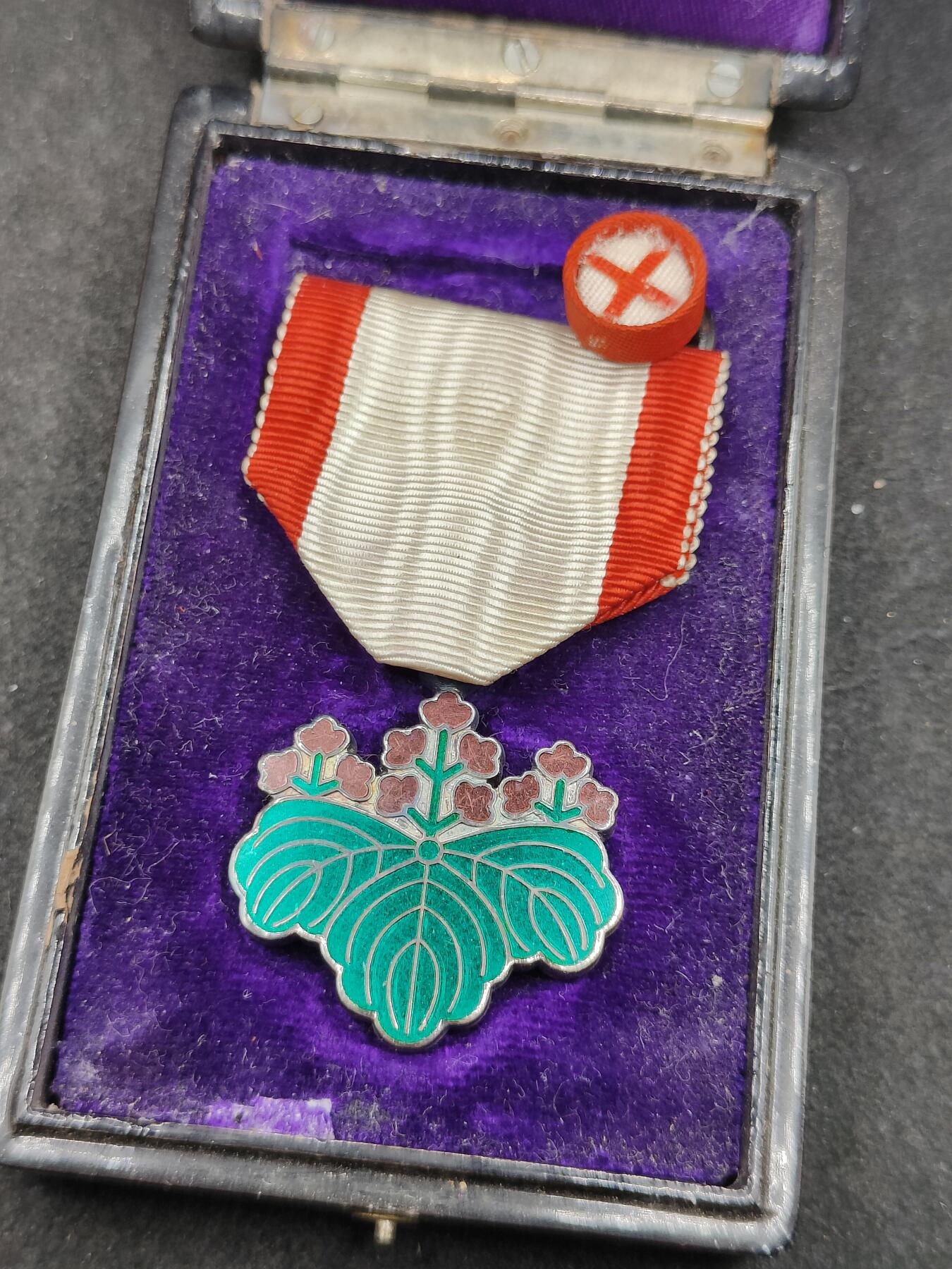 全场0元起拍 第167期 咸鱼国勋章拍卖专场 6月23日（周日）下午6：00开始 日本单面青叶章银制带盒略