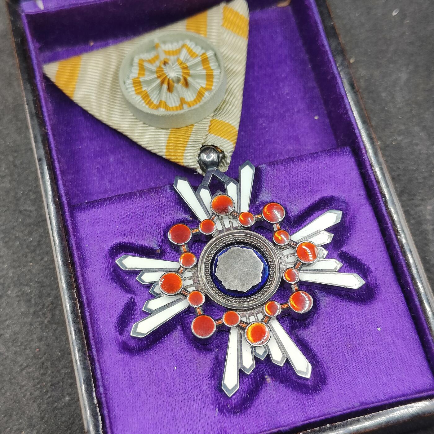 全场0元起拍 第167期 咸鱼国勋章拍卖专场 6月23日（周日）下午6：00开始 日本明治时期 四等瑞宝章银制带盒+