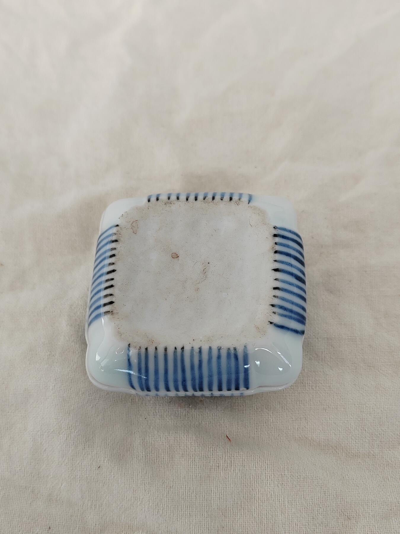 欧美回流精选 小巧精致方形香盒一只 