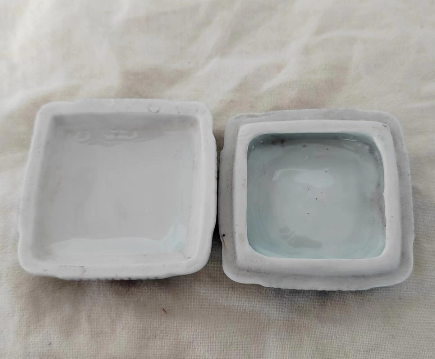 欧美回流精选 小巧精致方形香盒一只 