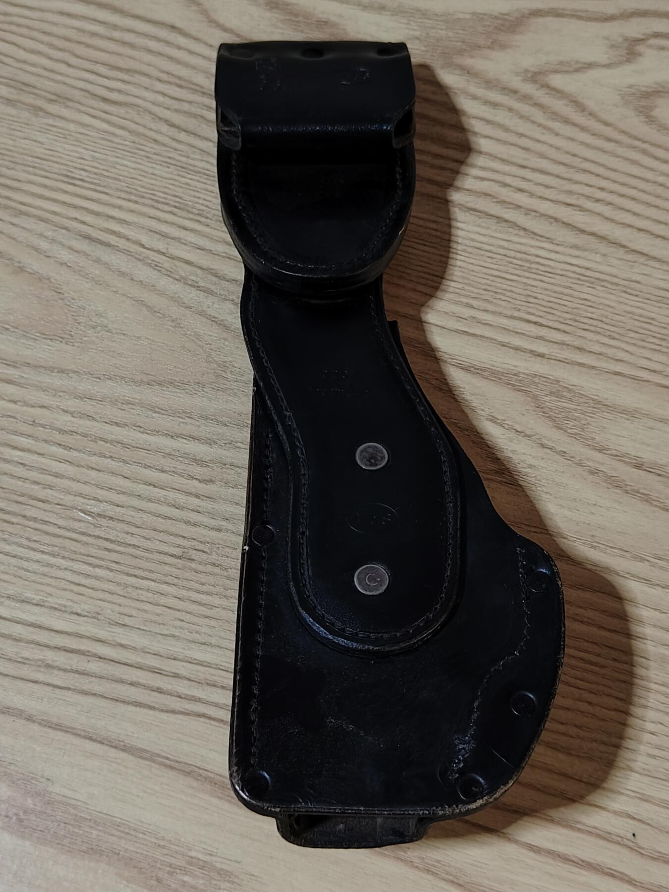 全场0元起拍 第167期 咸鱼国勋章拍卖专场 6月23日（周日）下午6：00开始 西德警察BDGM工具套