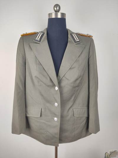 全场0元起拍 第167期 咸鱼国勋章拍卖专场 6月23日（周日）下午6：00开始 - 东德女版 通讯兵少校军官上衣 胸围110 肩宽42 衣长74 袖长60