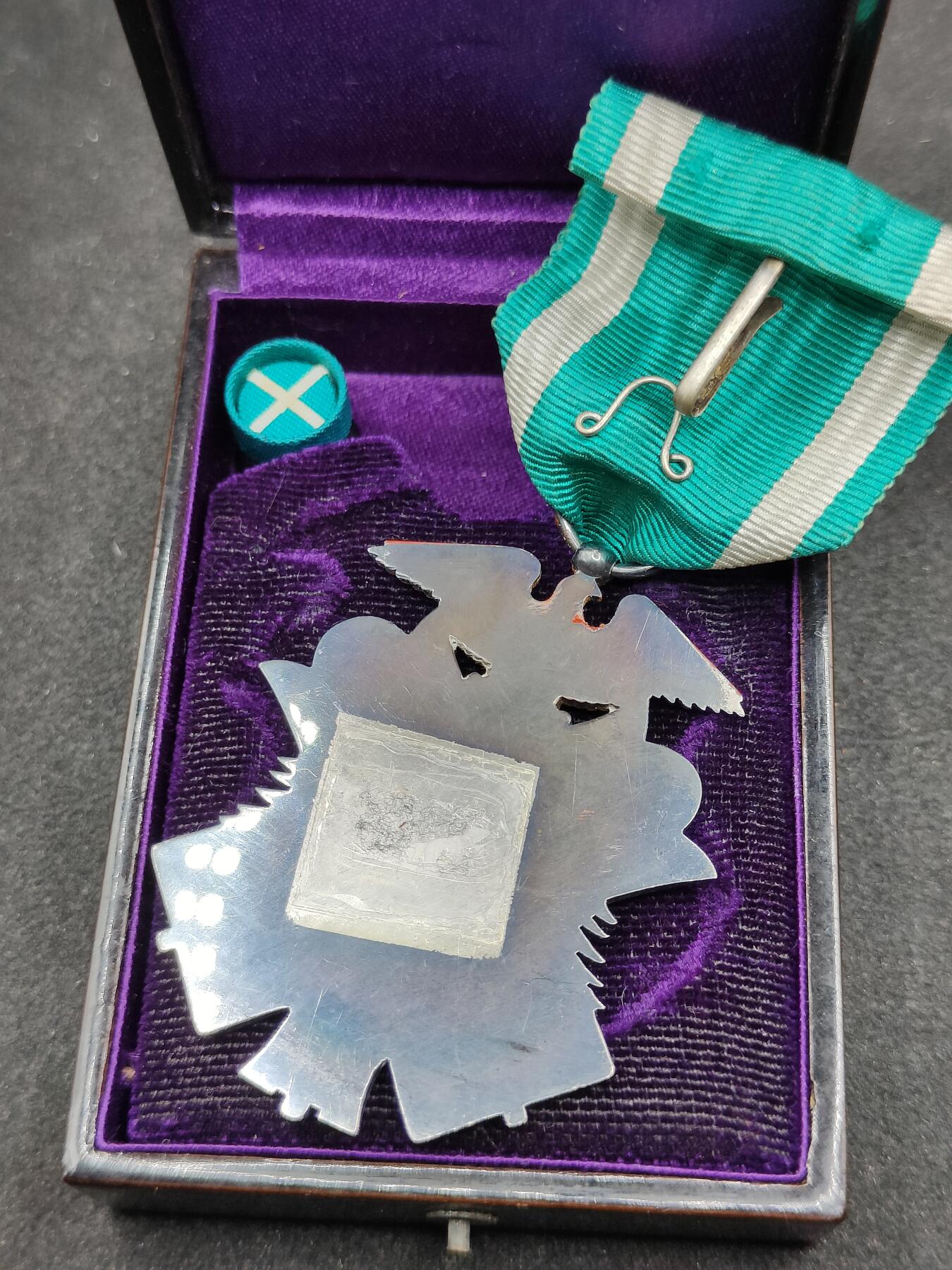 全场0元起拍 第167期 咸鱼国勋章拍卖专场 6月23日（周日）下午6：00开始 日本七级金鸱章银制带盒略