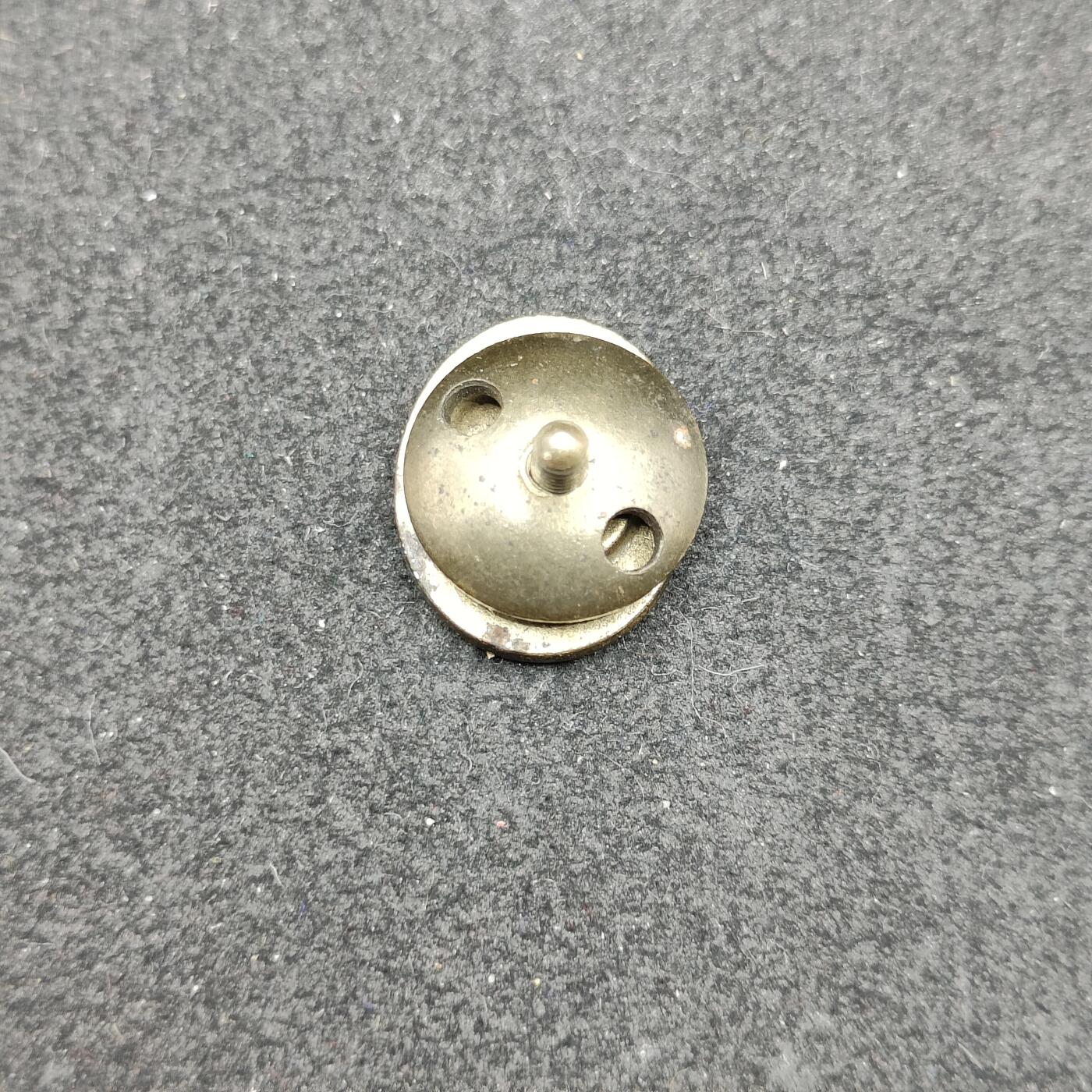 全场0元起拍 第167期 咸鱼国勋章拍卖专场 6月23日（周日）下午6：00开始 早期稀少珐琅转轮 东德社会统一党党徽