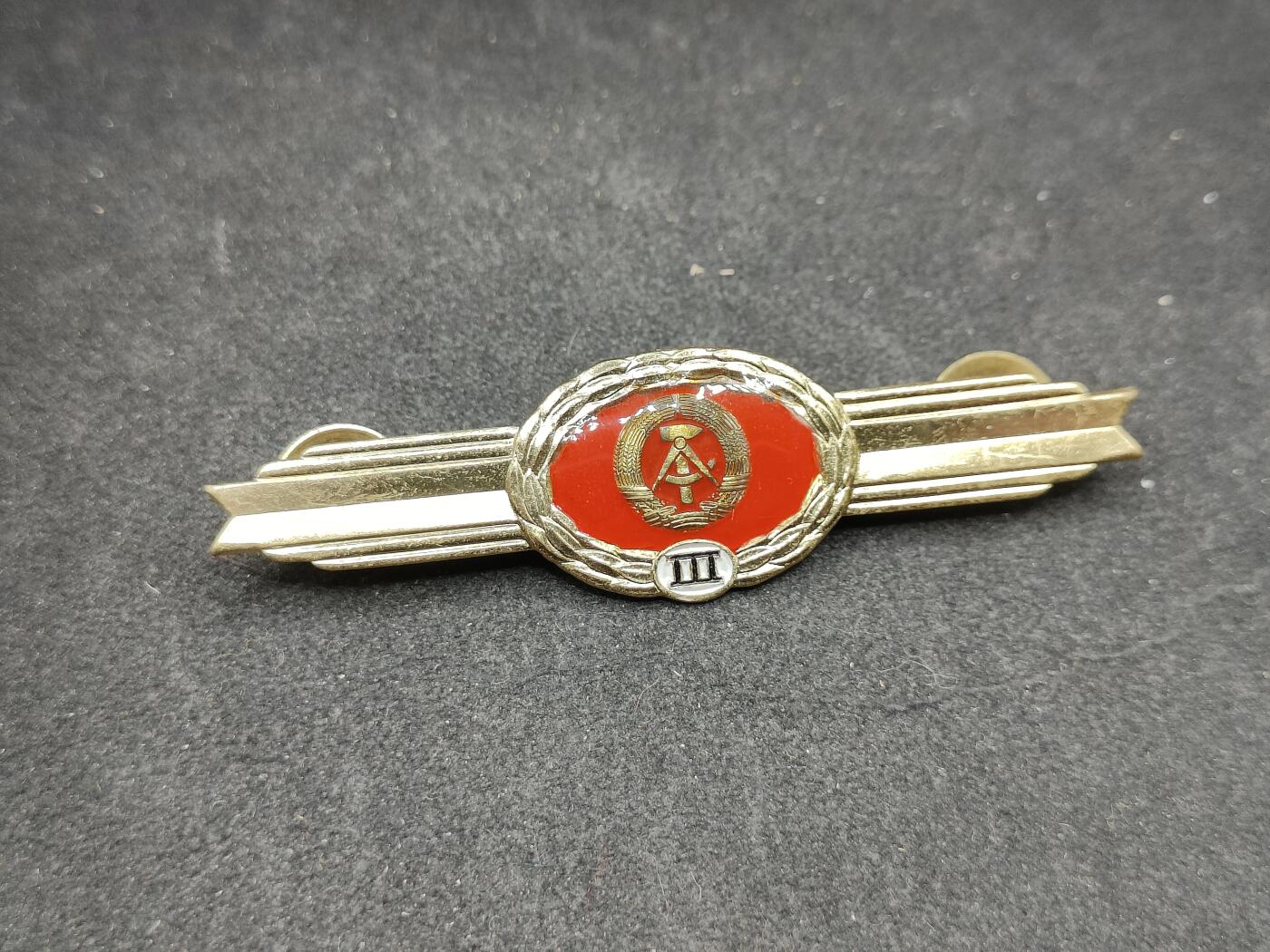 全场0元起拍 第167期 咸鱼国勋章拍卖专场 6月23日（周日）下午6：00开始 东德人民军通用技能章