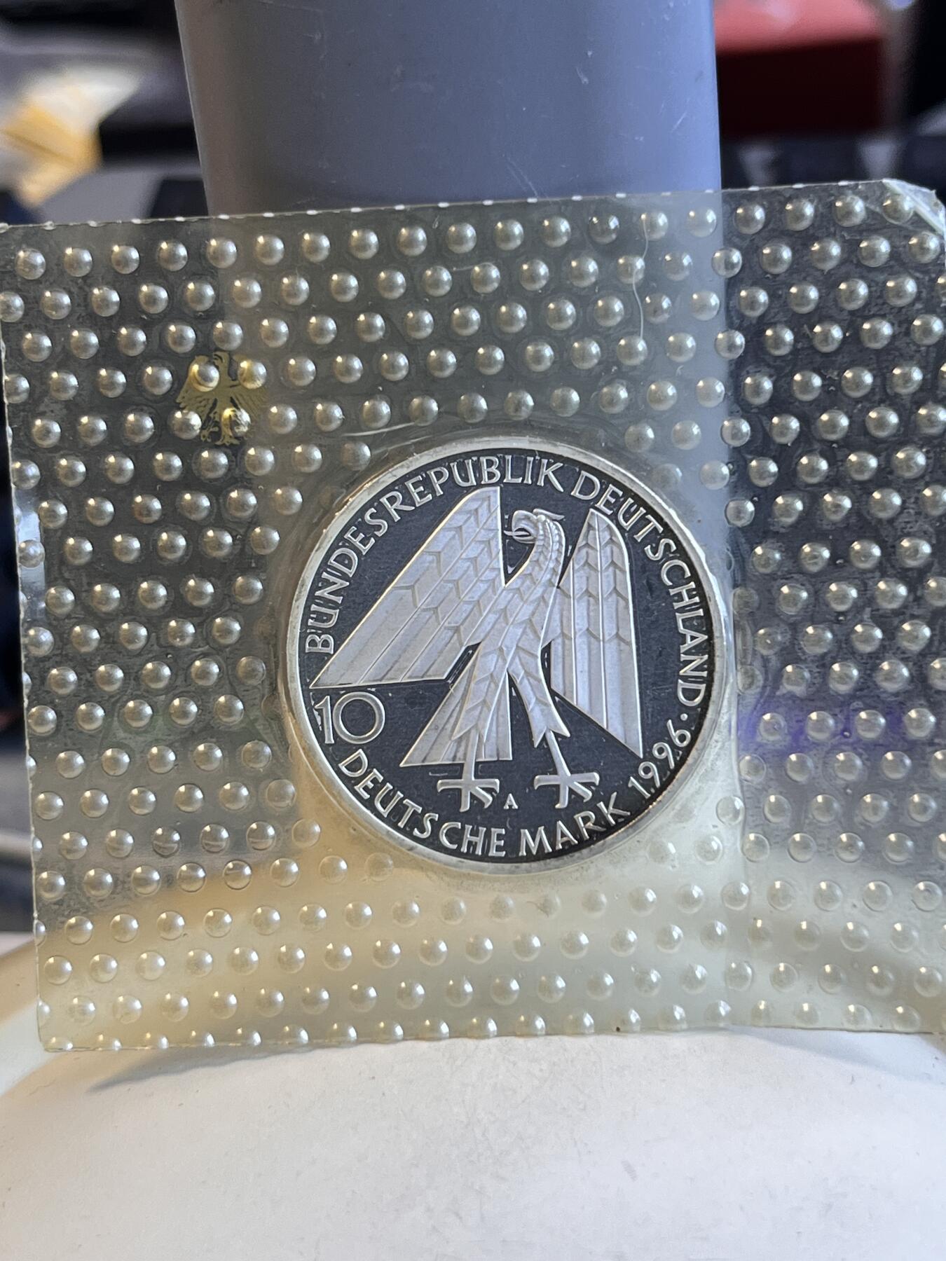 第183期拍卖   原厂塑封德国1996年国际科尔平协会创立150周年精制纪念银币625银15.5克直径32.5毫米，塑料封脱开了