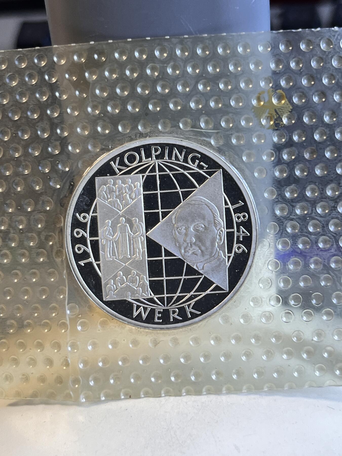 第183期拍卖   原厂塑封德国1996年国际科尔平协会创立150周年精制纪念银币625银15.5克直径32.5毫米，塑料封脱开了