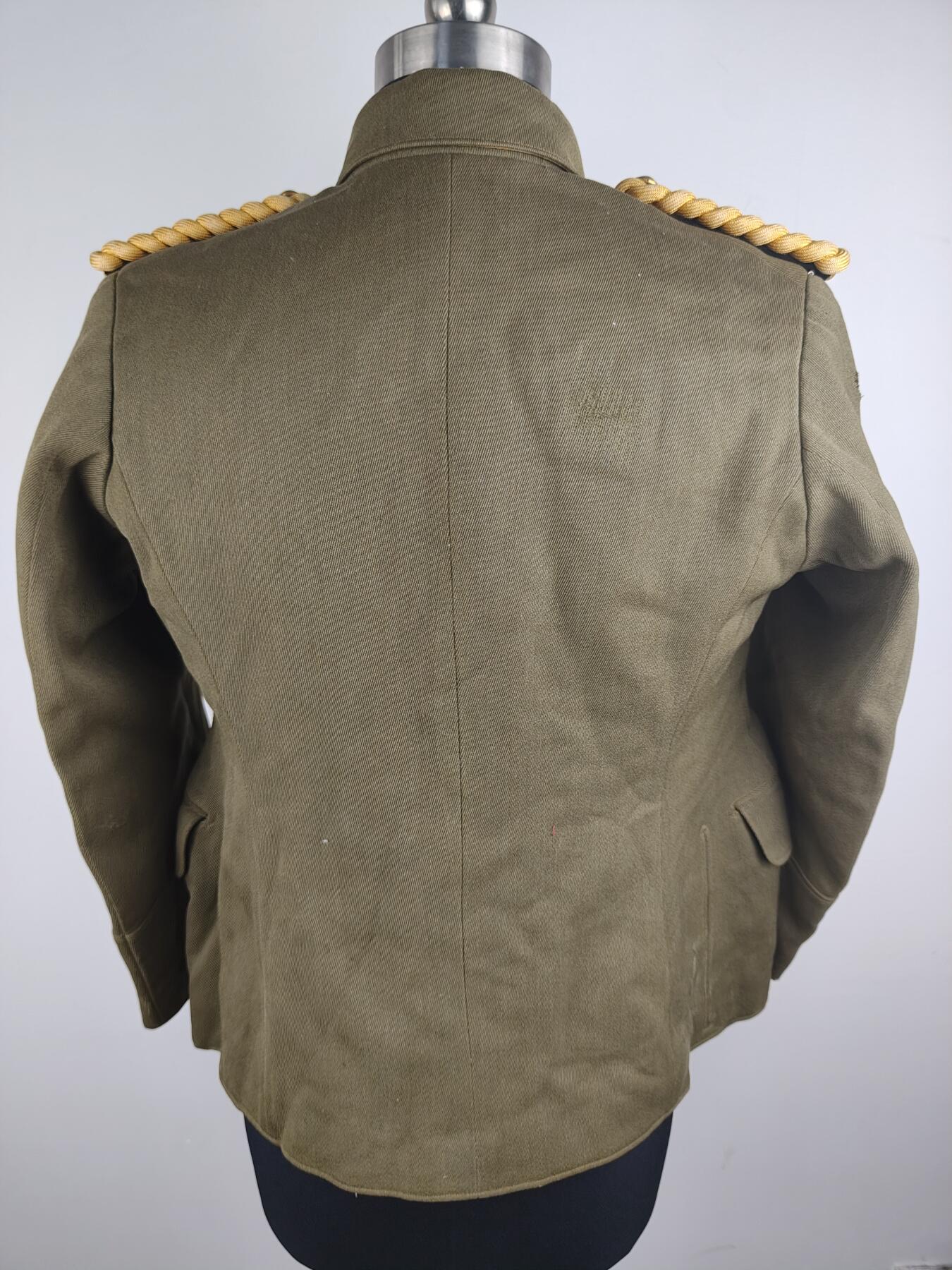 全场0元起拍 第167期 咸鱼国勋章拍卖专场 6月23日（周日）下午6：00开始 98通礼上衣 准尉带肩章 领围39 胸围100 肩宽39 衣长62 袖长51