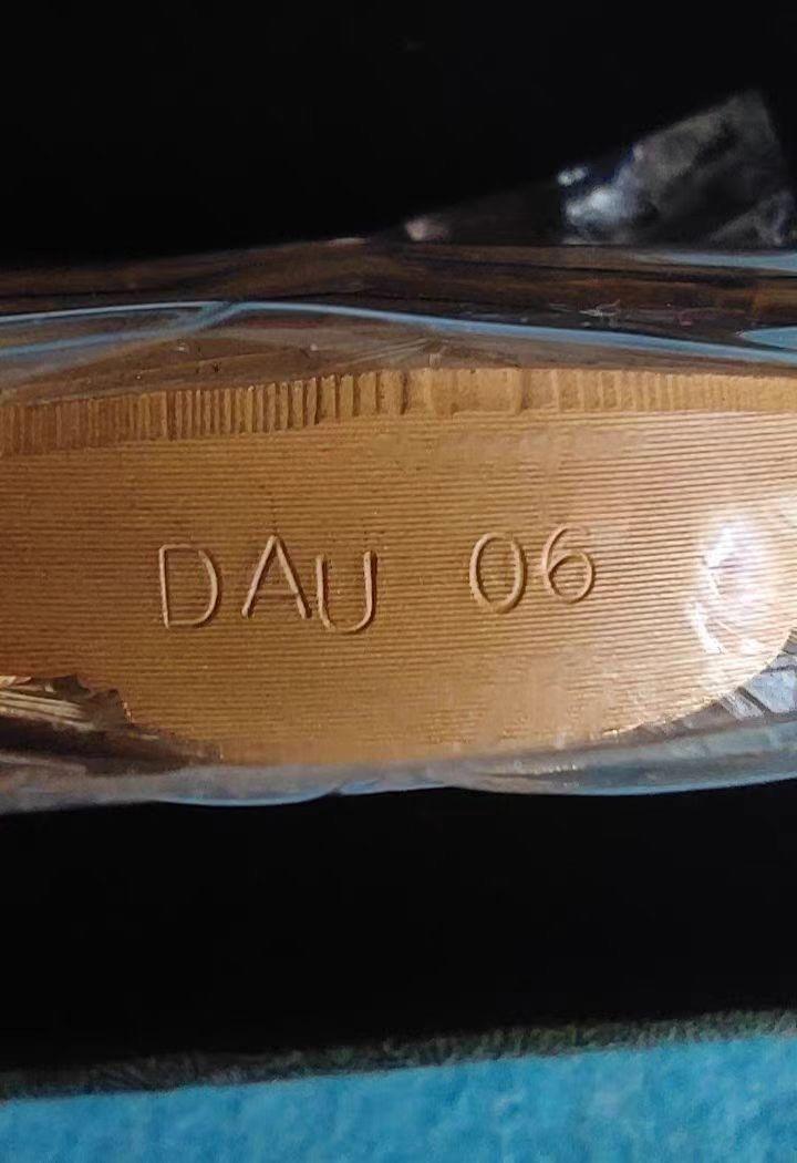 07月07日 世界币章 全网孤品《东巴文化》精铜镀金厚重大铜章 名家林峰雕刻石膏模 100㎜ 发行量10枚 第06号 unc品相