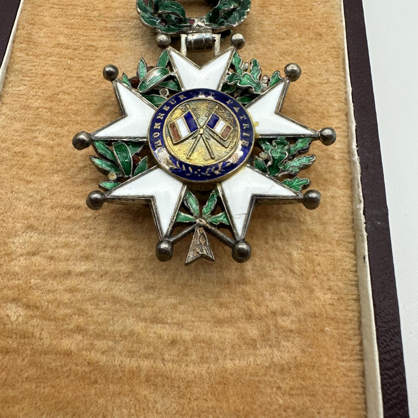 勋章奖章交易所6.23拍卖 法国三共骑士级荣誉军团勋章珠宝商立体叶版