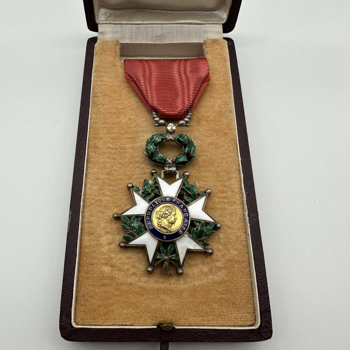 勋章奖章交易所6.23拍卖 法国三共骑士级荣誉军团勋章珠宝商立体叶版