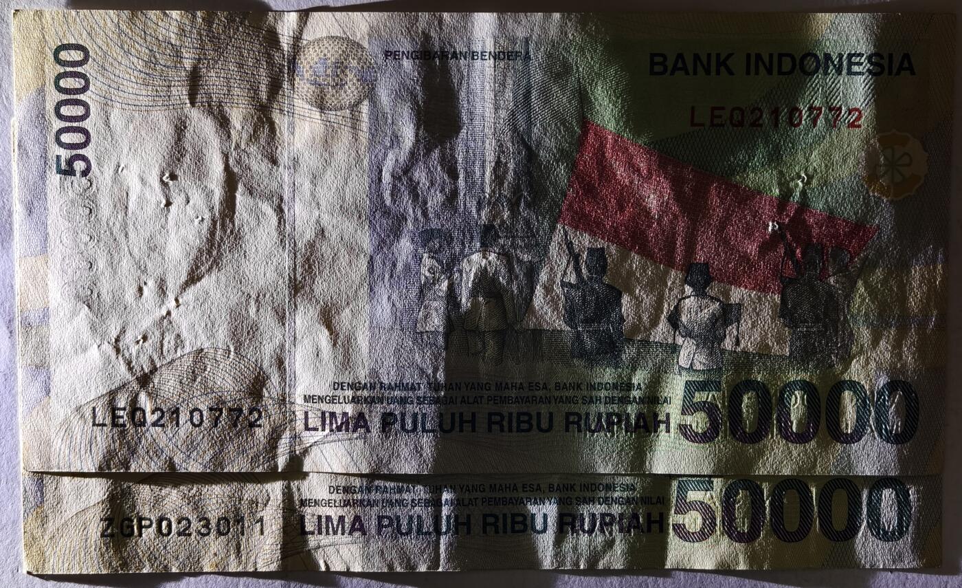 紫瑗钱币——第367期拍卖——纸币场 印度尼西亚 1999年 最大面值 50000卢比 2枚一组 流通好品