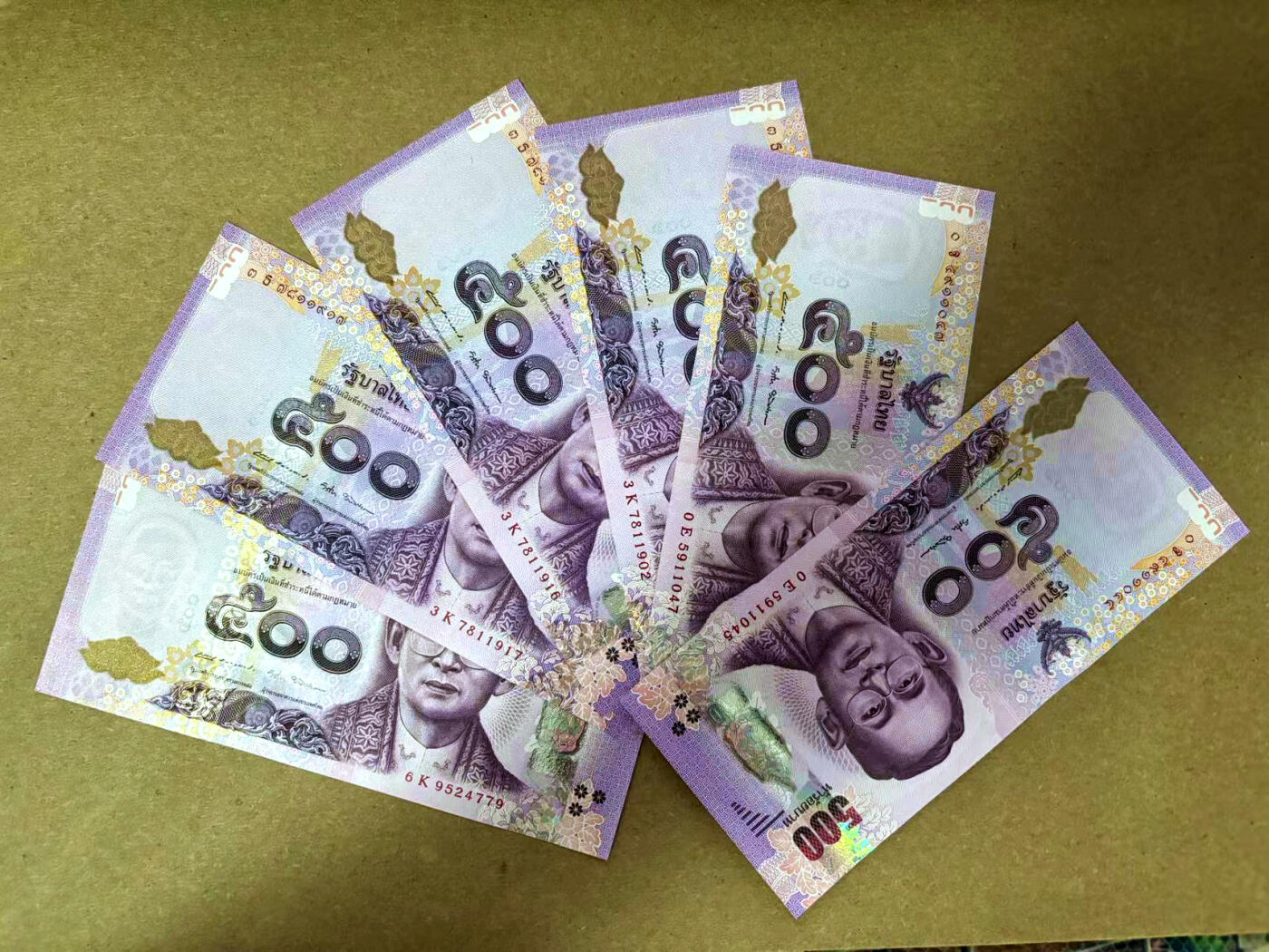 【Blue Auction】✨世界纸币精拍第495期【精】 【一组6张】泰国 500铢一组 全新UNC