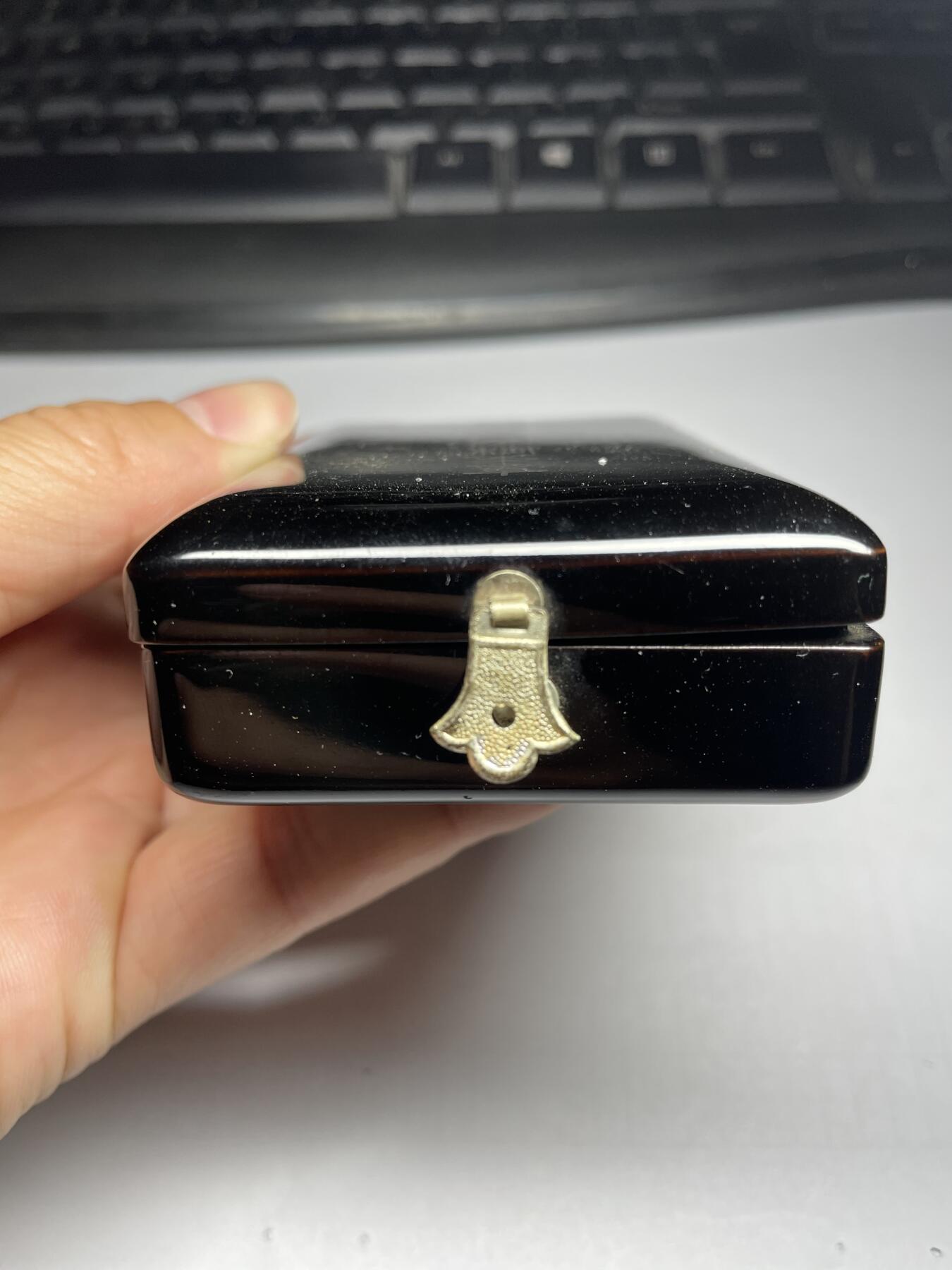 2024年集古藏今外币拍卖第九期-第8场—（总第88拍）银币专场 银色盒勋七等青色桐叶银章