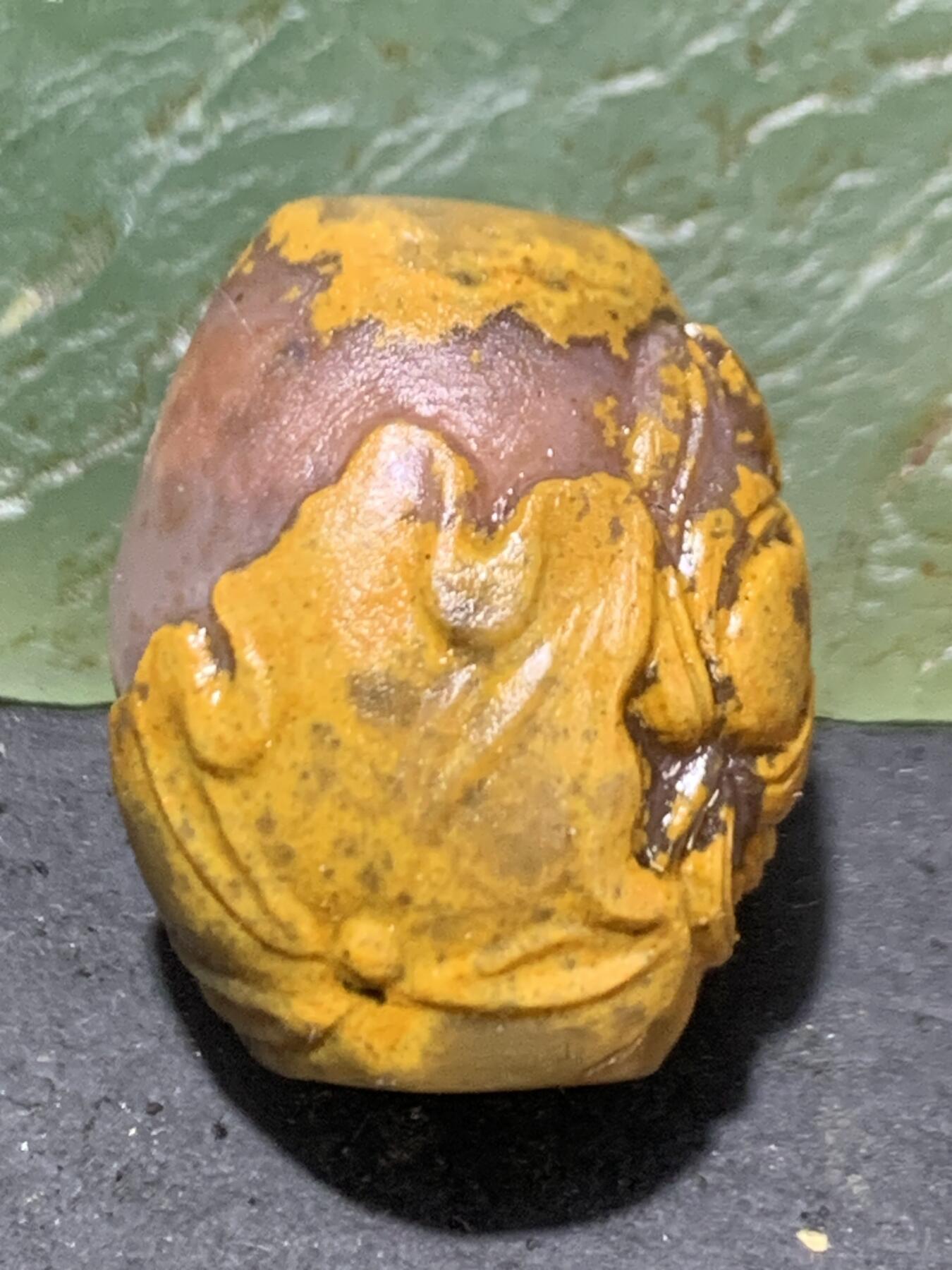 精美亚光冰飘原皮天眼纹战国红玛瑙手工巧色巧雕鲤鱼莲花勒子一个，