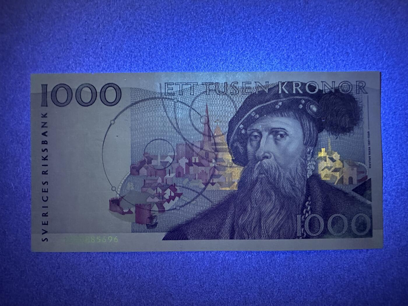 《张总收藏》155期-裸币精品汇(周一场) 瑞典1000克朗 UNC 初版大胡子 边缘局部荧光