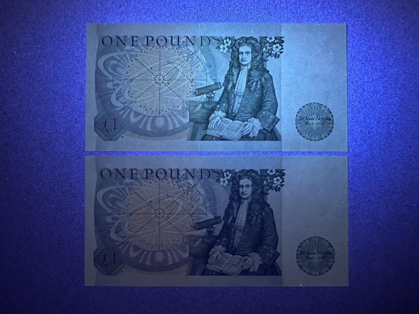 《张总收藏》155期-裸币精品汇(周一场) 英格兰1镑2张 UNC D序列 无4连号2张