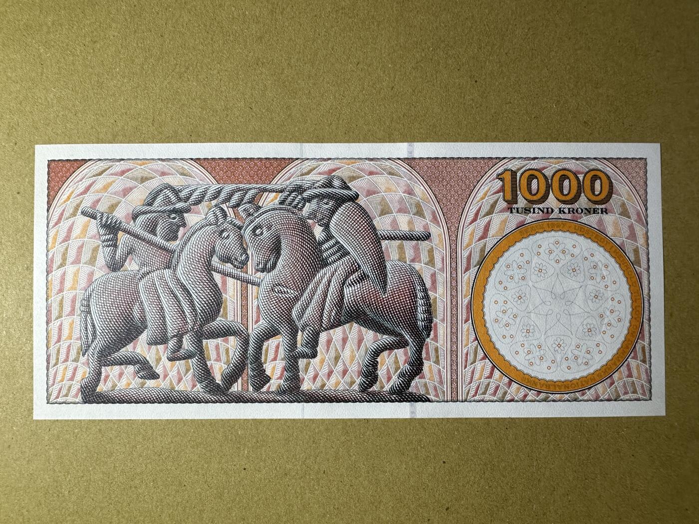 《张总收藏》155期-裸币精品汇(周一场) 丹麦1000克朗 UNC 浮雕版 丹麦画家安切尔夫妇