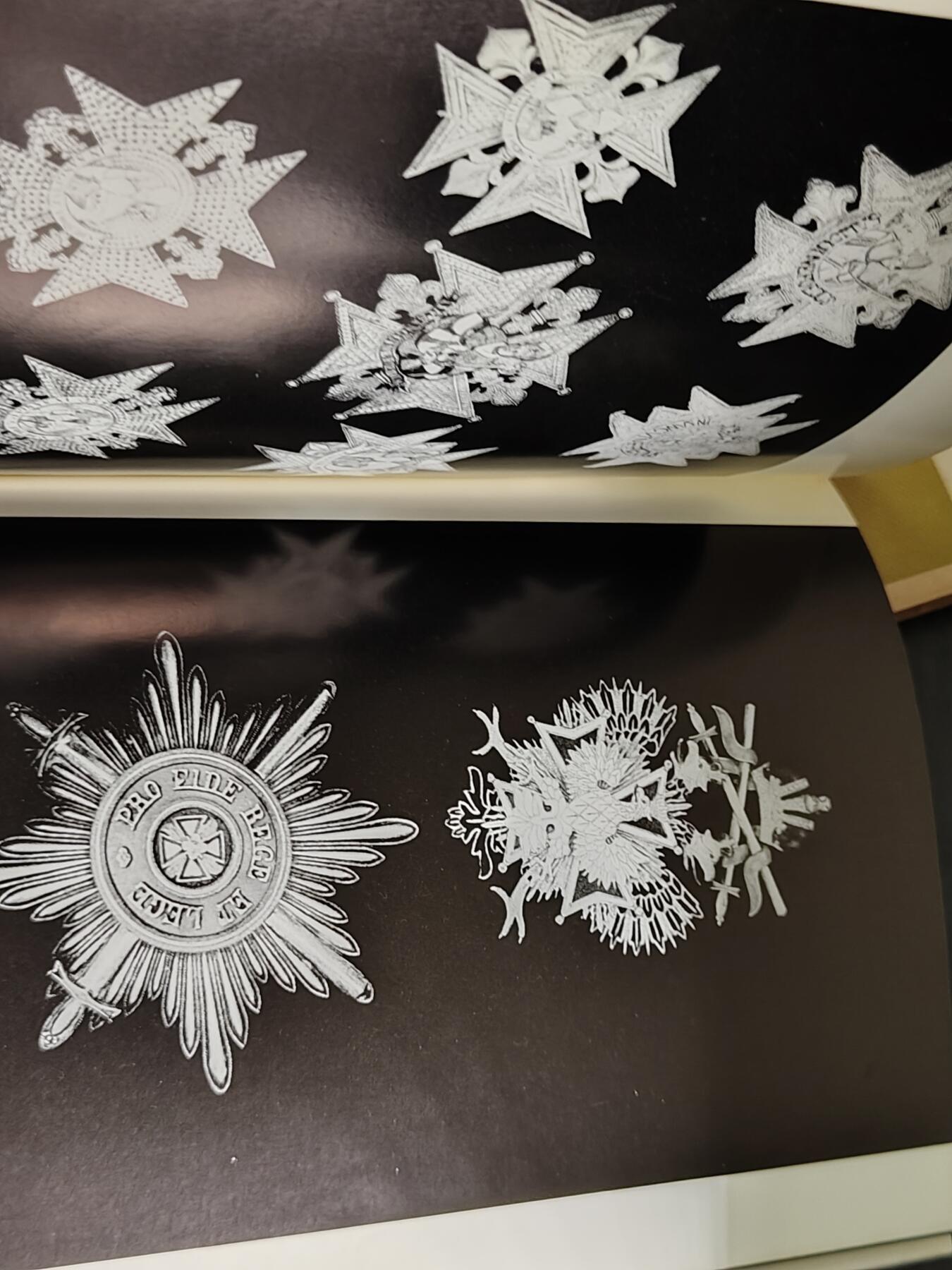 全场0元起拍 第168期 咸鱼国勋章拍卖专场 6月26日（周三）下午6：00开始 日本勋章书籍，勋章的历史 