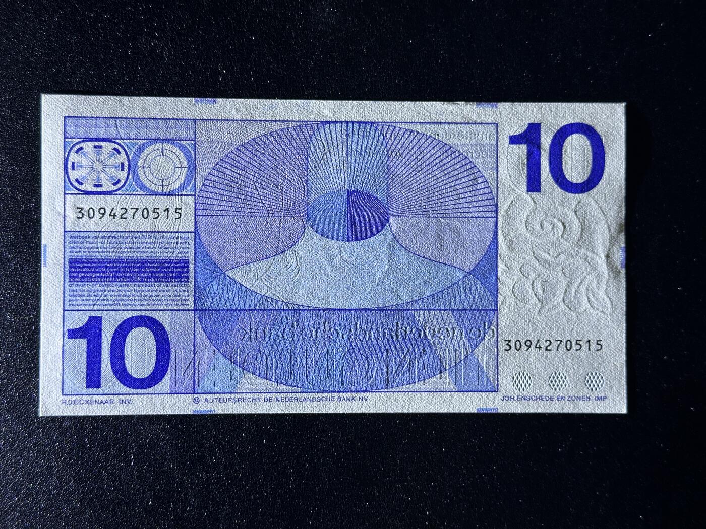 《外钞收藏家》第三百八十二期 1968年荷兰人像版10盾 全新UNC