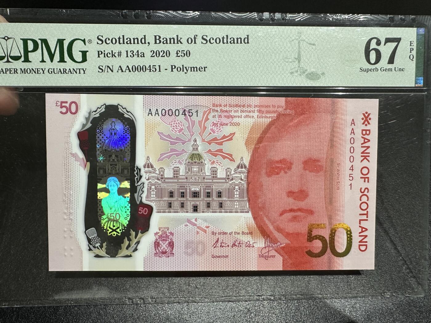 《外钞收藏家》第三百八十二期 2020年最新版苏格兰50镑 PMG67 首发AA 小号451号