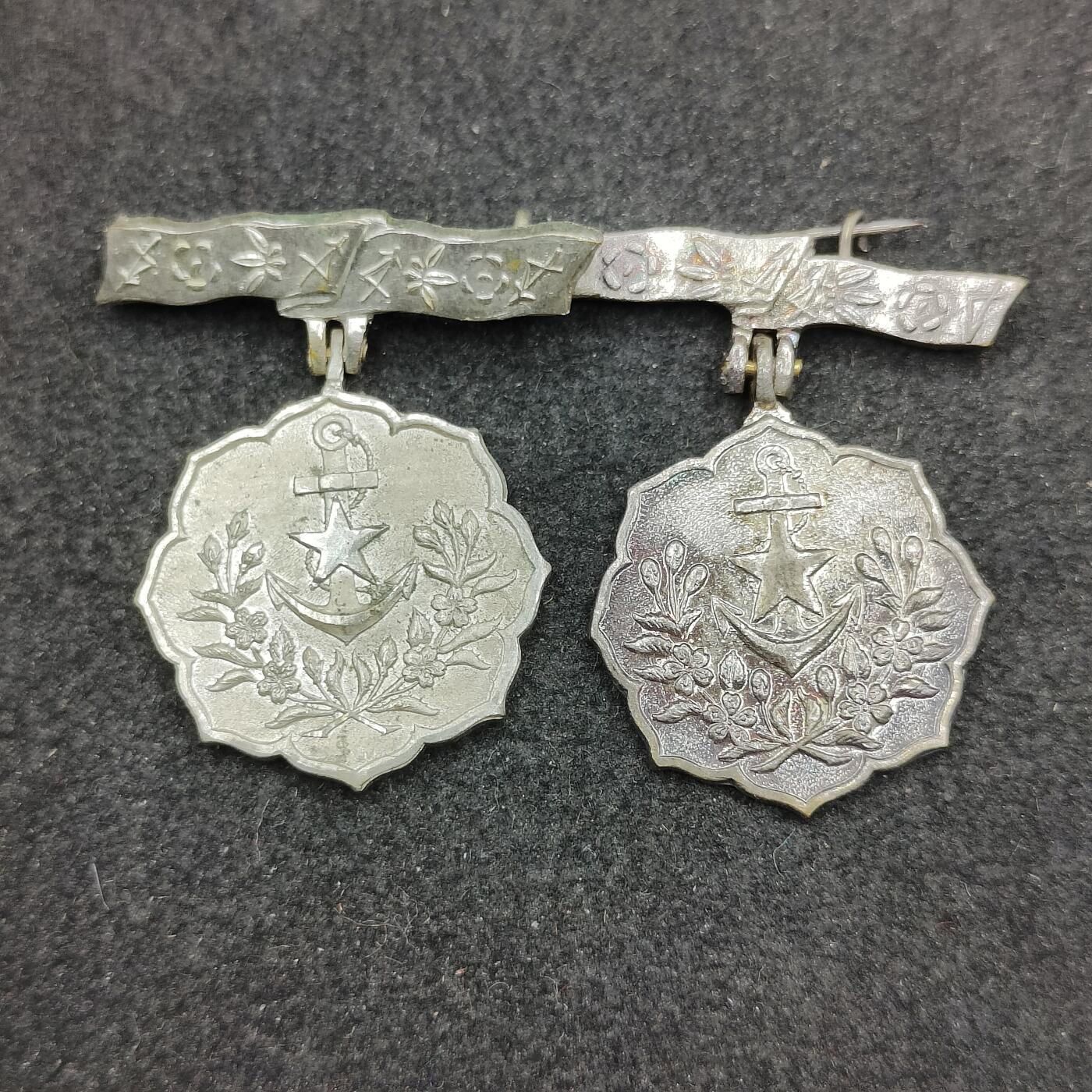 全场0元起拍 第168期 咸鱼国勋章拍卖专场 6月26日（周三）下午6：00开始 日本战时爱国妇人会徽章两个