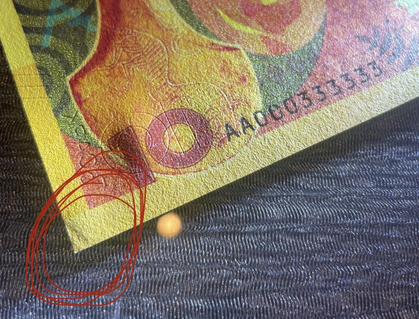 【竞价第二批】2024年阿布哈兹10/100阿沙（靓号/小号专场） 10面值/AA000333333（右下角极轻微压痕）发行量50万/唯一张六同3