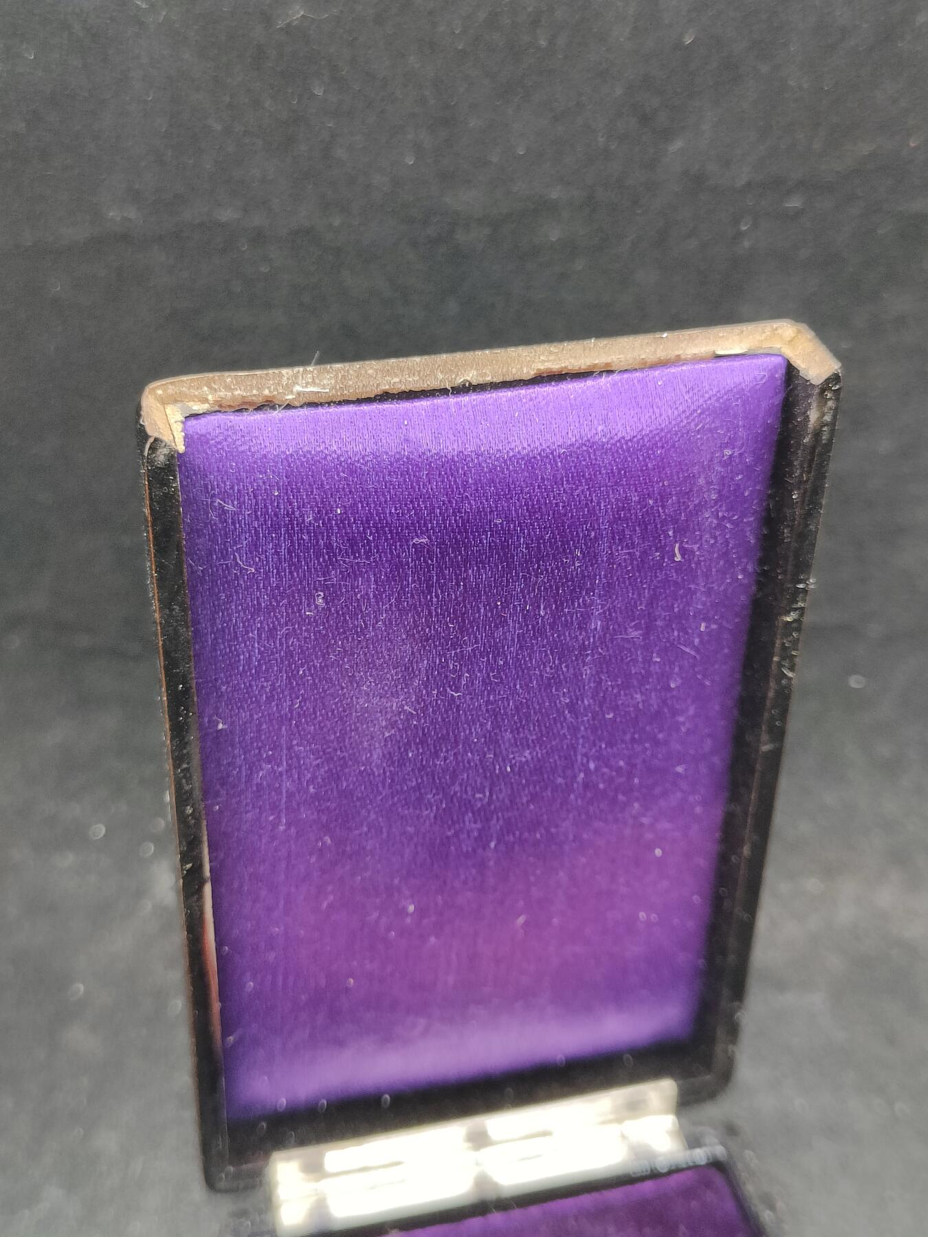 全场0元起拍 第168期 咸鱼国勋章拍卖专场 6月26日（周三）下午6：00开始 日本明治白叶章银制带盒 盒有损