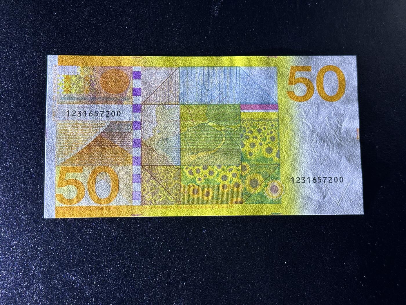 《外钞收藏家》第三百八十二期 1982年荷兰50盾 向日葵 全新UNC