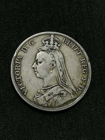 臻藏泉阁国内外钱币 - 英国维多利亚高冠马剑银币