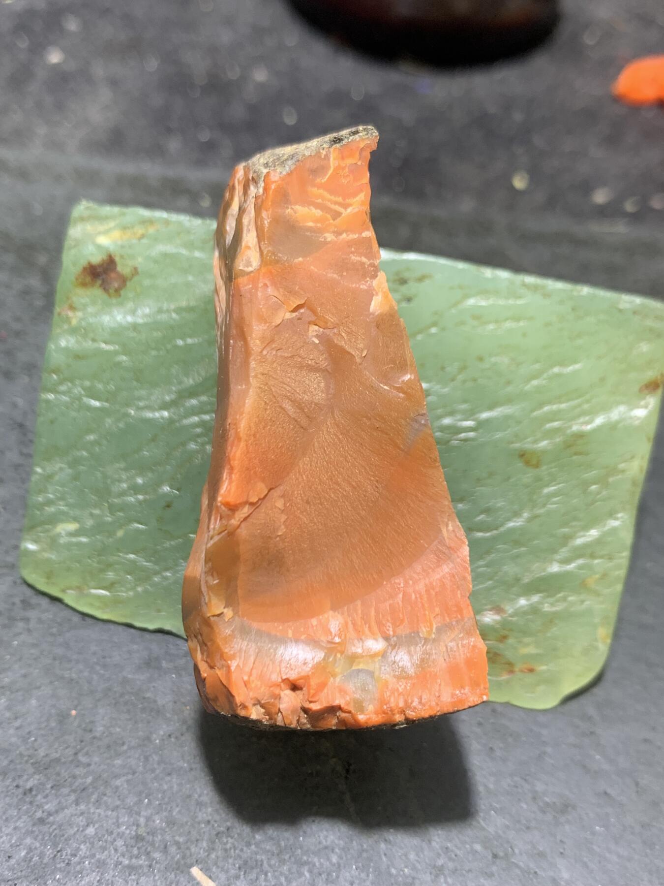 精美冰红铁皮南红玛瑙明料原石一颗，