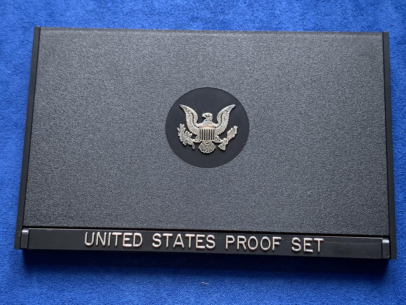 《竞宝斋》第283场- 周日，周一 2场连拍 （全场包邮） 美国1978年精致套币带纸册