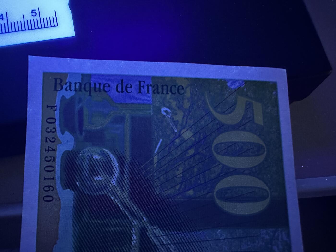 《外钞收藏家》第三百八十三期 1995年法国500法郎 全新 轻微荧光瑕疵