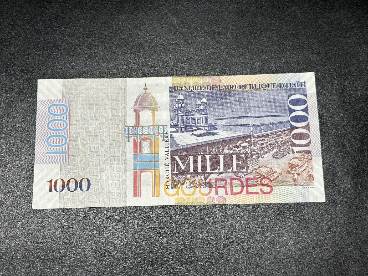 《外钞收藏家》第三百八十三期 2019年海地1000 非全新 品相如图