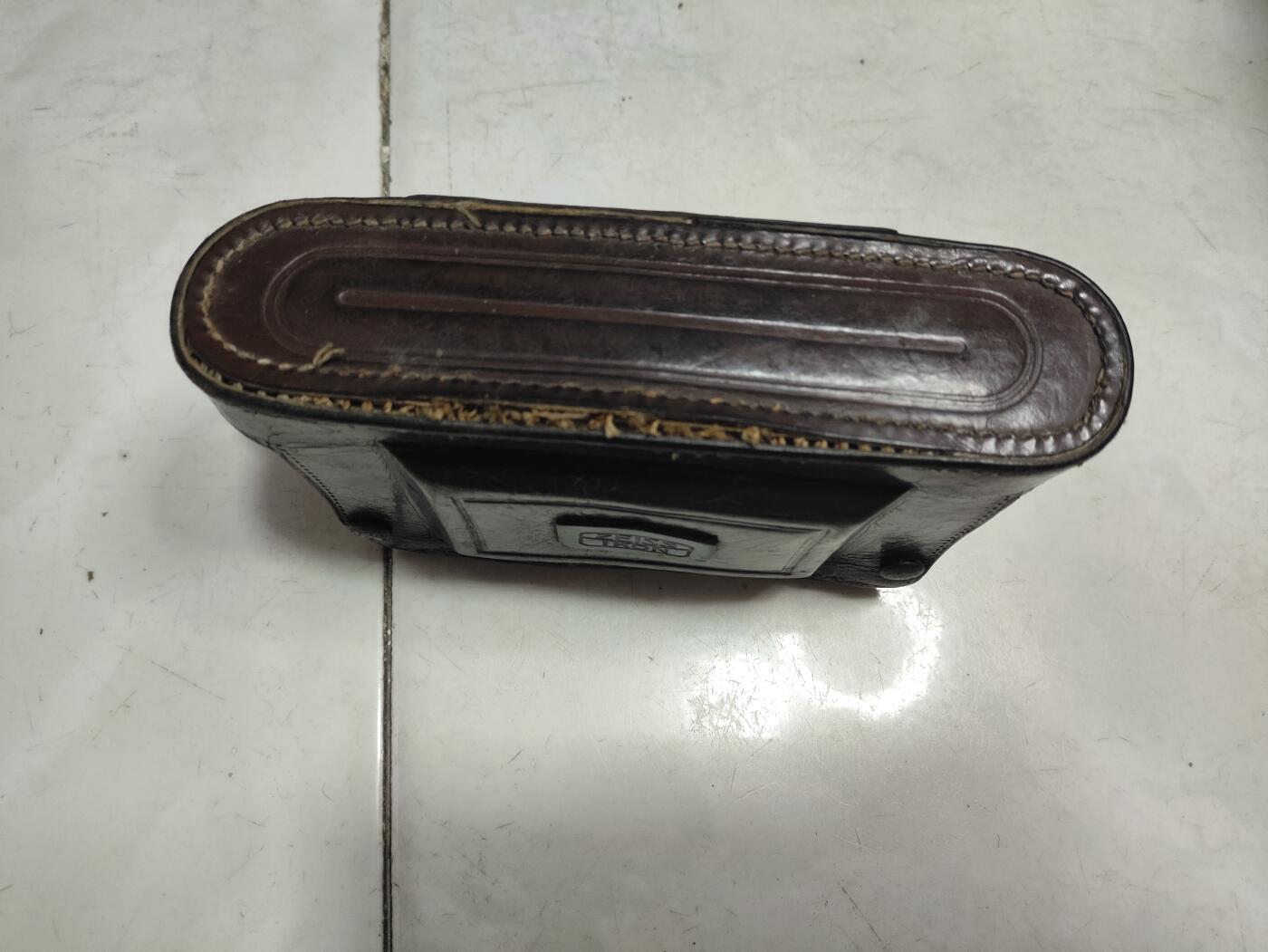 仁孝堂徽章红藏拍卖(第五场) 东德蔡司依康相机皮套