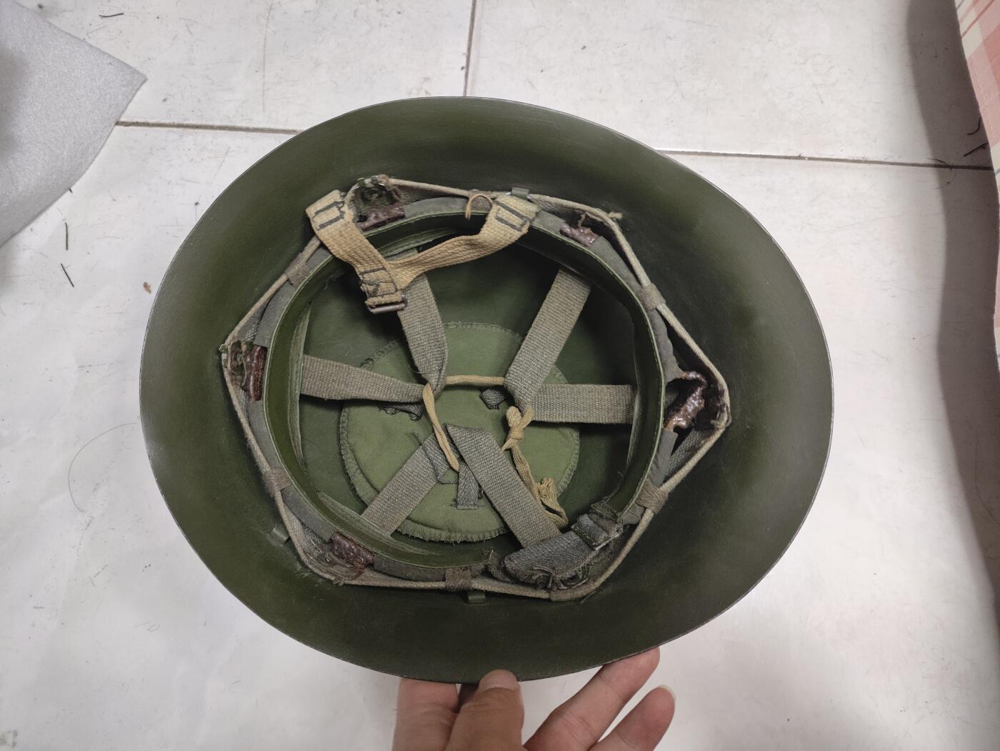 仁孝堂徽章红藏拍卖(第五场) 对越反击战原品 80盔