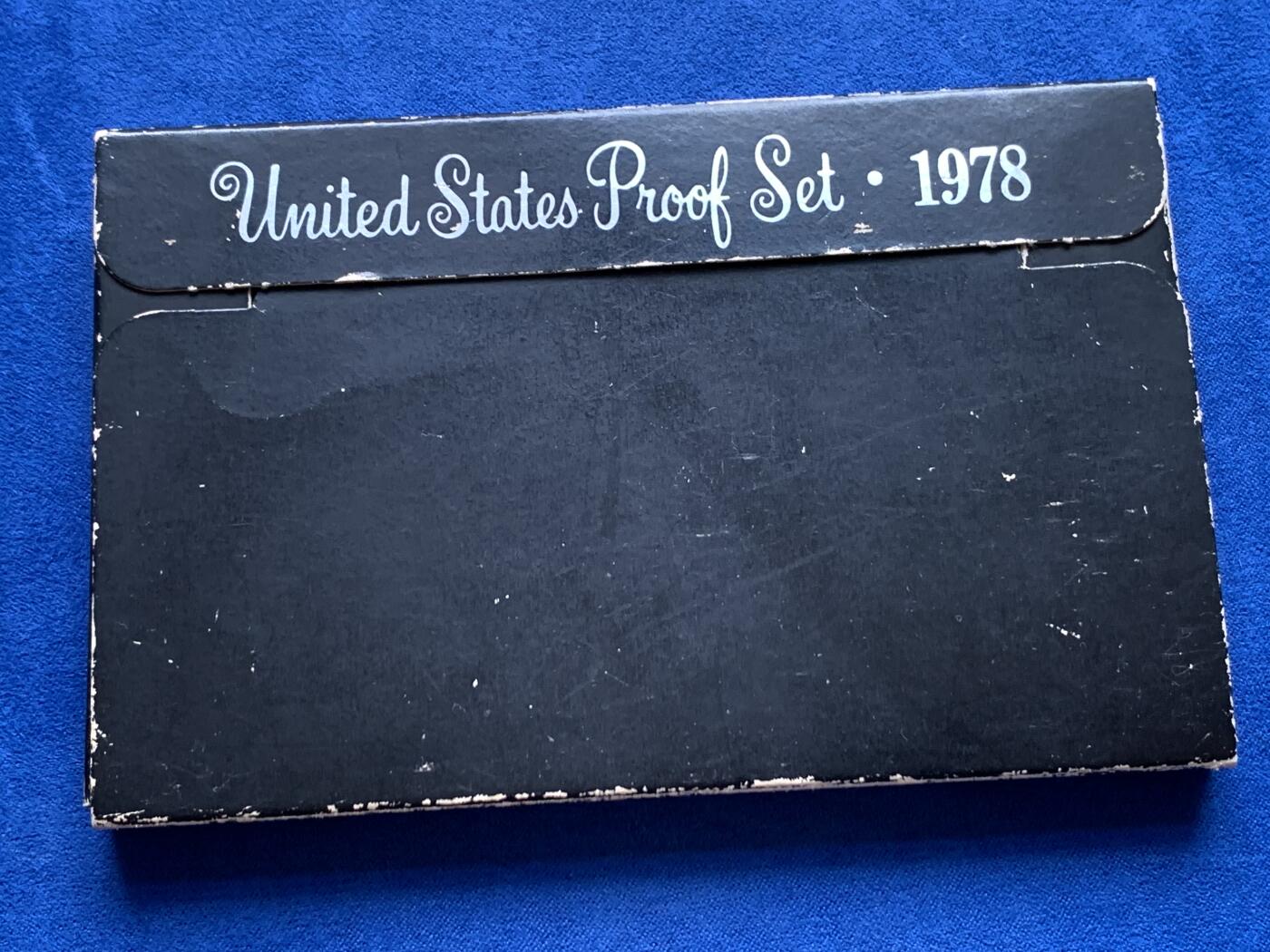 《竞宝斋》第283场- 周日，周一 2场连拍 （全场包邮） 美国1978年精致套币带纸册