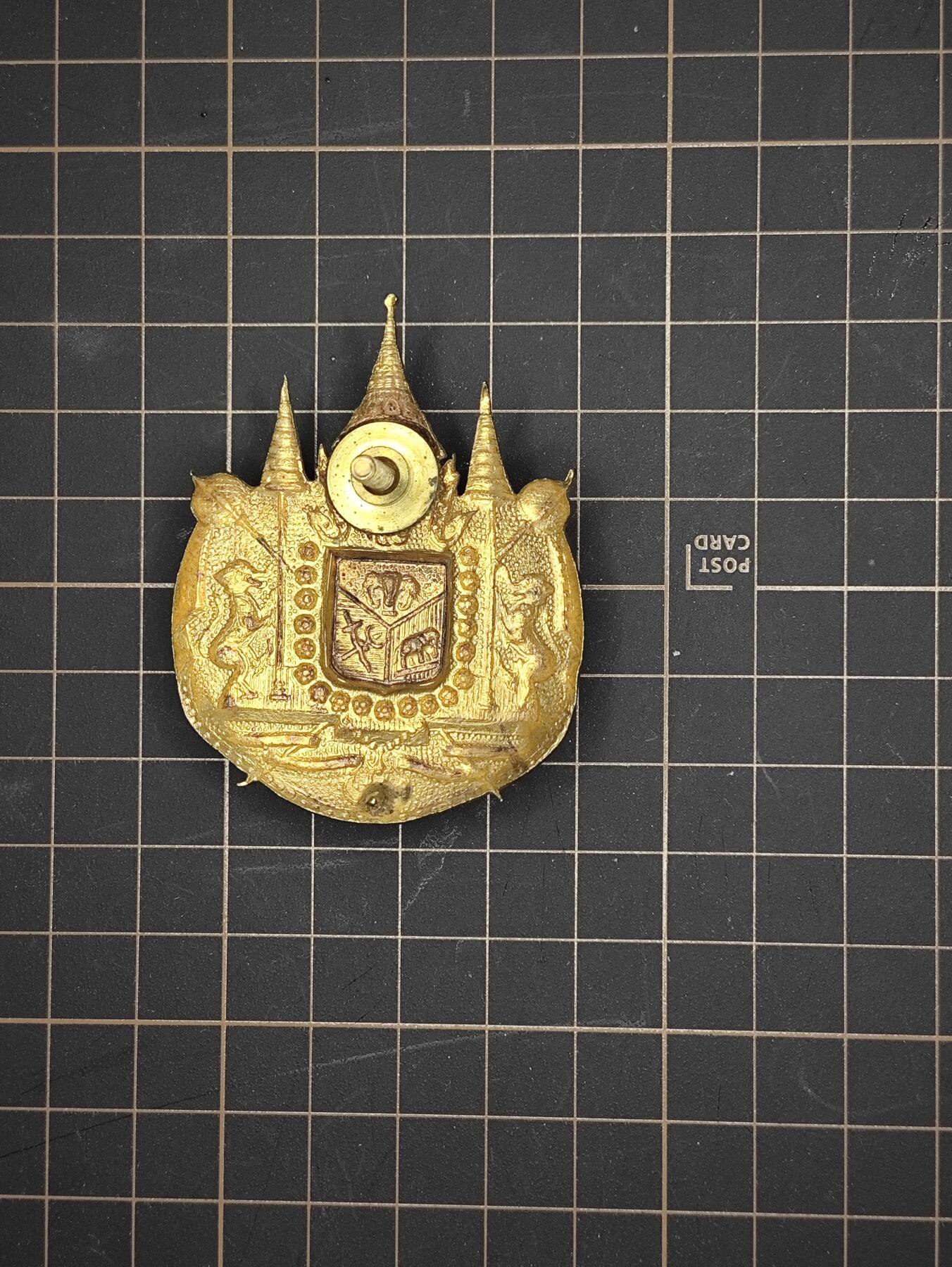 仁孝堂徽章红藏拍卖(第五场) 波尔布特毁灭掉的柬埔寨王国帽徽 铜制鎏金