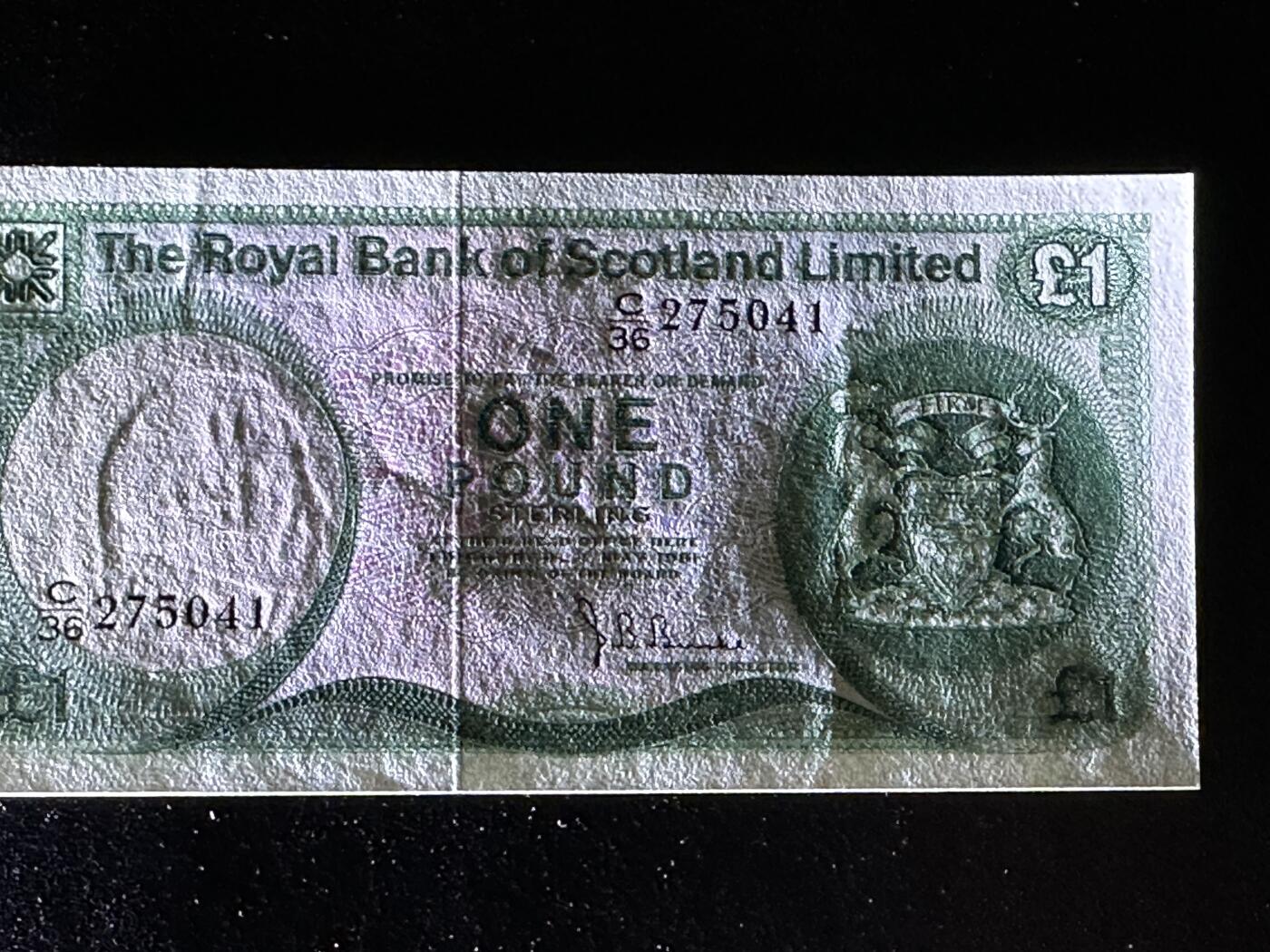《外钞收藏家》第三百八十三期 1981年苏格兰皇家银行1镑 UNC- 有压痕接近贯穿