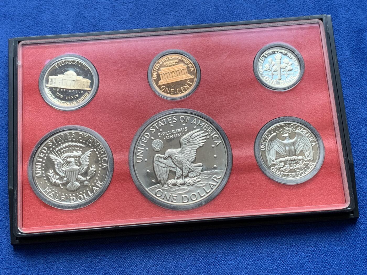 《竞宝斋》第283场- 周日，周一 2场连拍 （全场包邮） 美国1978年精致套币带纸册