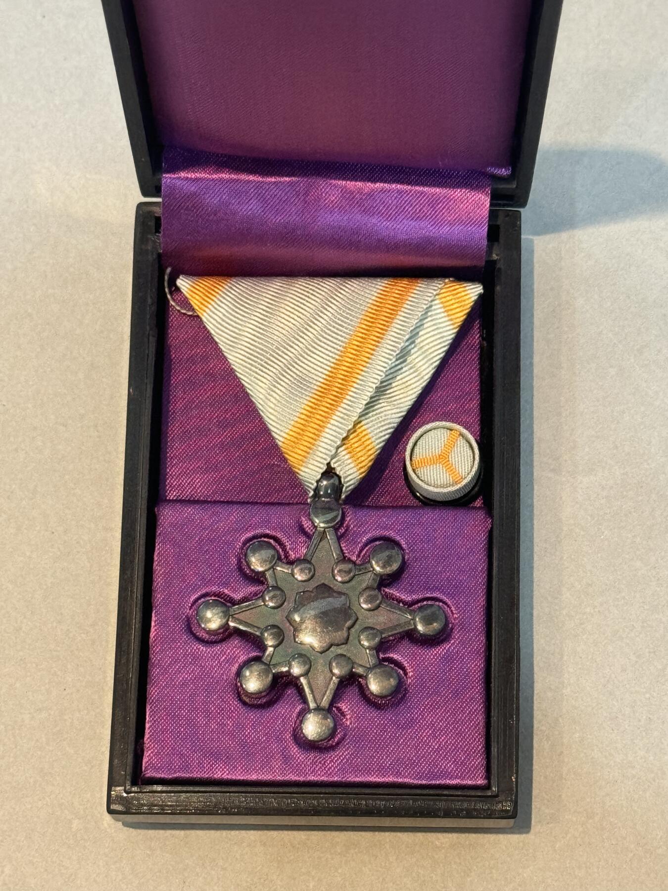 历代徽章22 勋八等瑞宝章