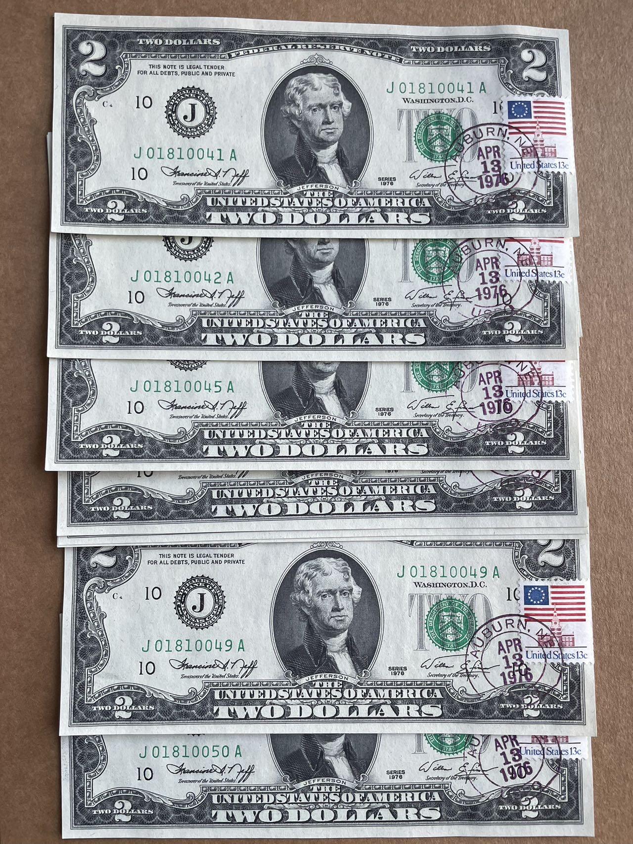 美国1976年首发年份2美元 纪念建国200周年加盖当日邮戳及纪念邮票 50张连号 价格为单张价格 美国1976年首发年份2美元 纪念建国200周年加盖当日邮戳及纪念邮票 50张连号 价格为单张价格