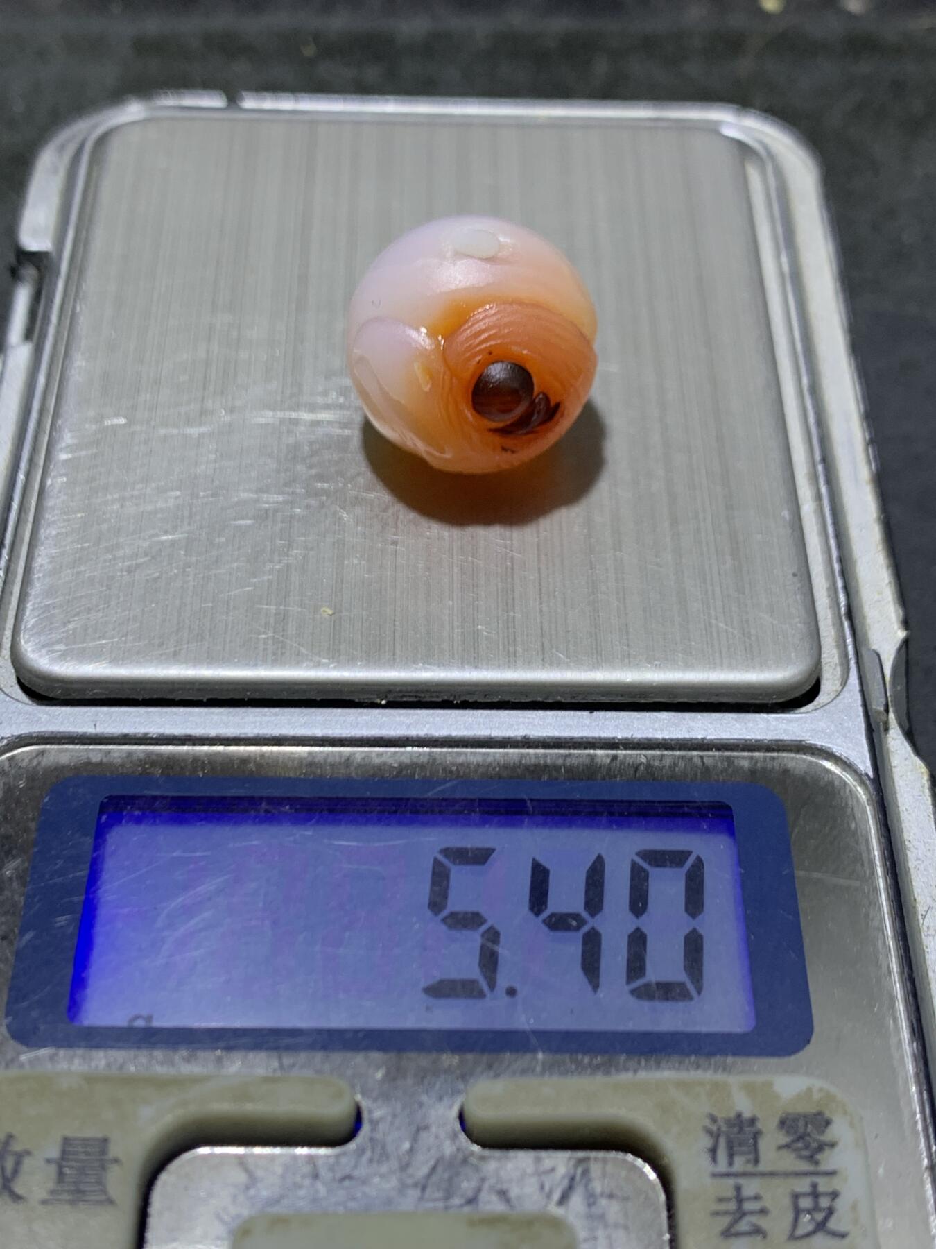 精美高玉化亚光冰粉色海洋玉髓手工俏色巧雕雄鹰圆珠一个！