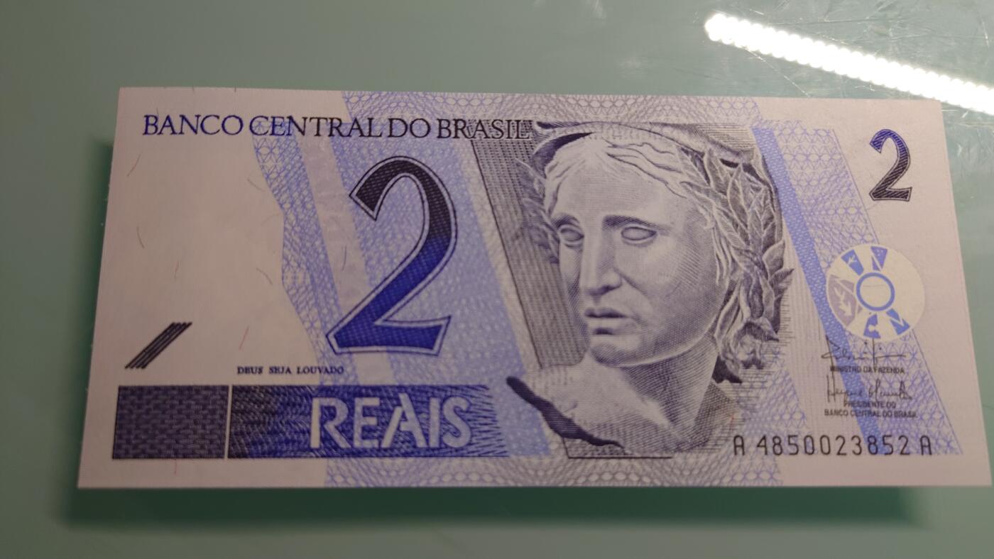 【世界钱币】精选微拍第115期暨2024年第26期  最新维港币展部分卖剩货品展销 1994年巴西2雷亚尔 首发年AA冠少见 全新绝品尾号52