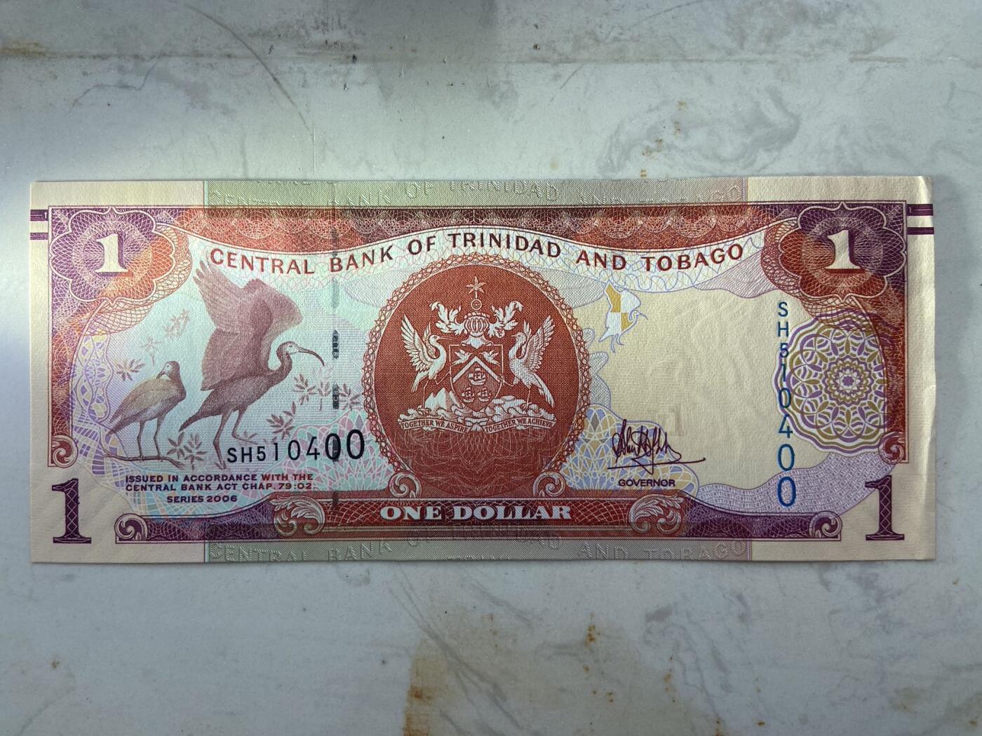 【炜奕收藏】裸钞专场第九期 特立尼达和多巴哥1元，AU品相，右侧边有瑕疵