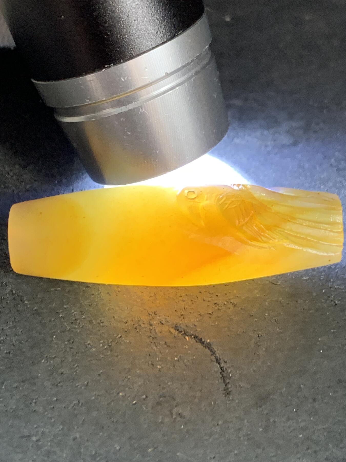 精美亚光高玉化巴西玛瑙手工俏色巧雕喜鹊登枝吊坠一个！